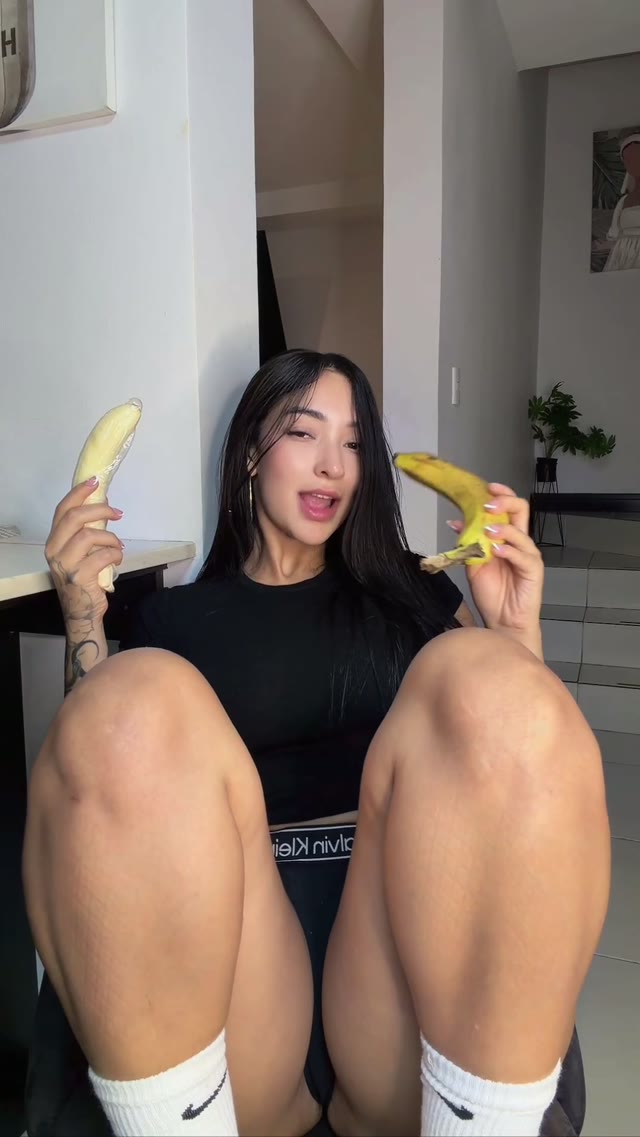 Brincando com 2 bananas